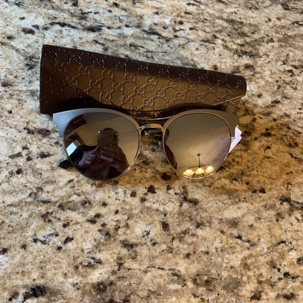 SOLD!!! Gucci Round Sunglasses